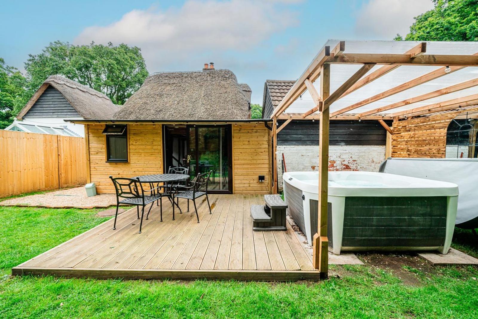 Cozy Cottage With Hot Tub! Cadnam Eksteriør billede