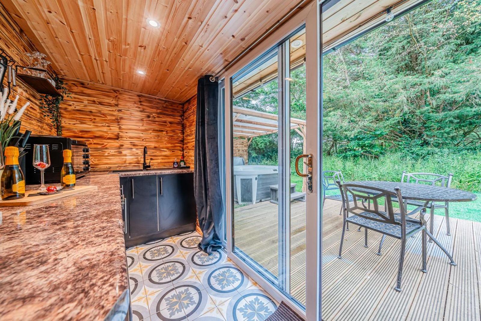 Cozy Cottage With Hot Tub! Cadnam Eksteriør billede