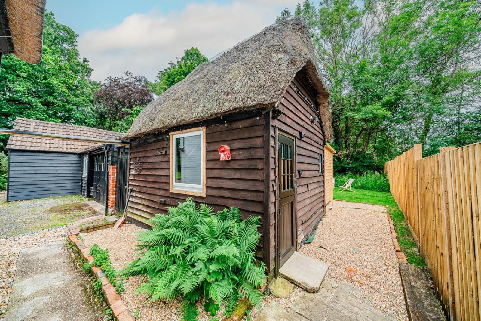 Cozy Cottage With Hot Tub! Cadnam Eksteriør billede
